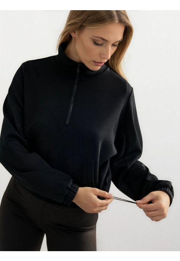 Sinsay - Bluza half-zip soft touch z domieszką wiskozy - czarny. Kolor: czarny. Materiał: wiskoza