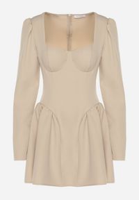 Born2be - Beżowa Koktajlowa Sukienka o Rozkloszowanym Kroju z Falbankami i Gorsetem Farian. Typ kołnierza: kołnierz z falbankami, dekolt gorset. Kolor: beżowy. Długość rękawa: długi rękaw. Typ sukienki: gorsetowe. Styl: wizytowy #7