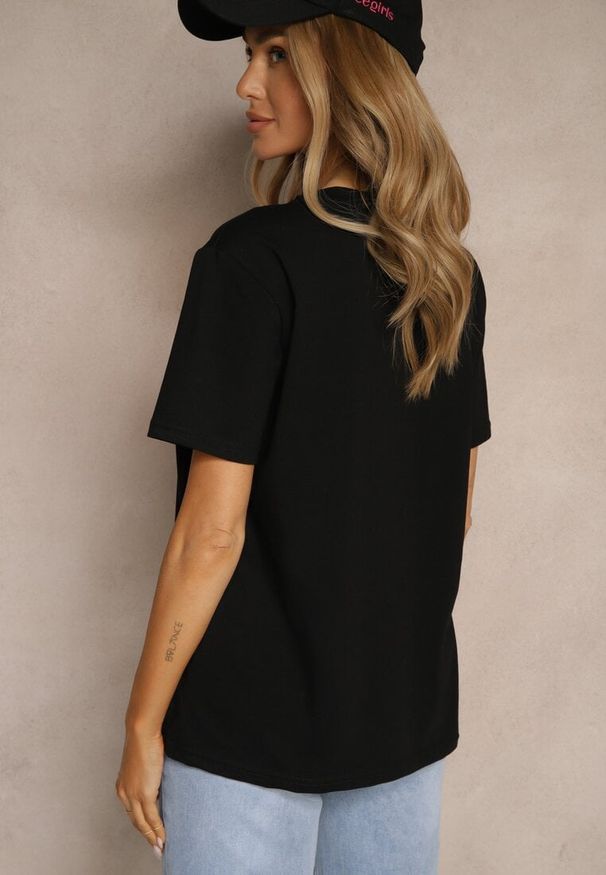 Renee - Czarny Bawełniany T-shirt z Geometrycznym Nadrukiem Mepressa. Okazja: na co dzień. Kolor: czarny. Materiał: bawełna. Długość rękawa: krótki rękaw. Długość: krótkie. Wzór: geometria, nadruk. Sezon: lato, wiosna. Styl: klasyczny, elegancki, casual