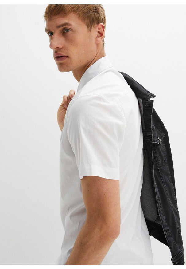 bonprix - Koszula z krótkim rękawem Slim Fit. Kolor: biały. Długość rękawa: krótki rękaw. Długość: krótkie