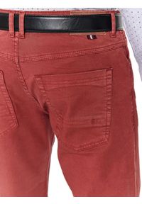 TOP SECRET - Spodnie strukturalne slim fit. Okazja: na co dzień. Kolor: czerwony. Materiał: materiał. Sezon: wiosna. Styl: casual, klasyczny, elegancki #4