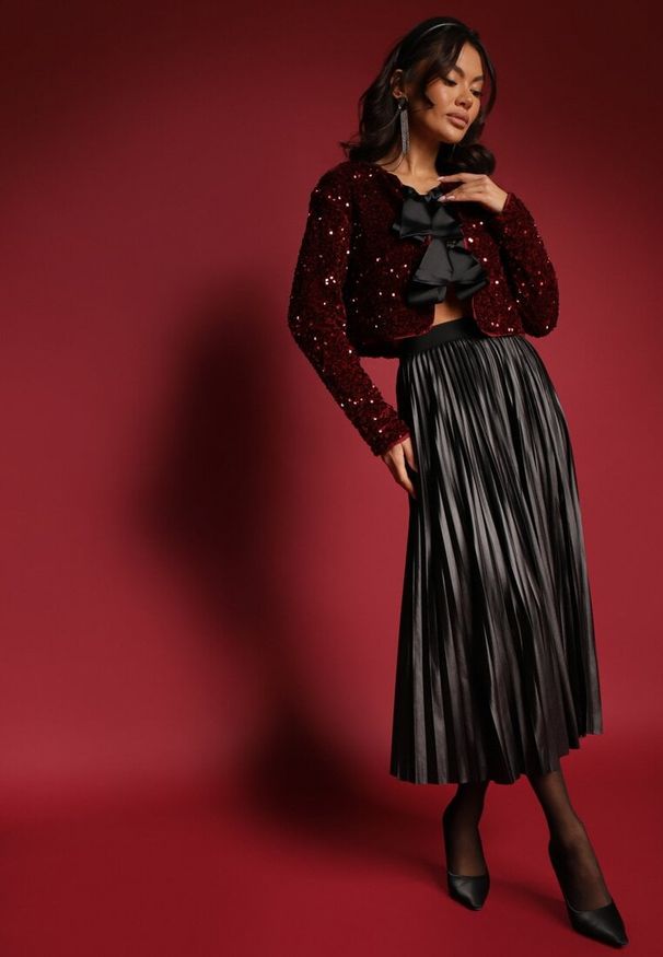 Renee - Czarna Plisowana Spódnica Rozkloszowana z Gumką w Talii Noriri. Okazja: na co dzień. Kolor: czarny. Styl: klasyczny, elegancki, casual