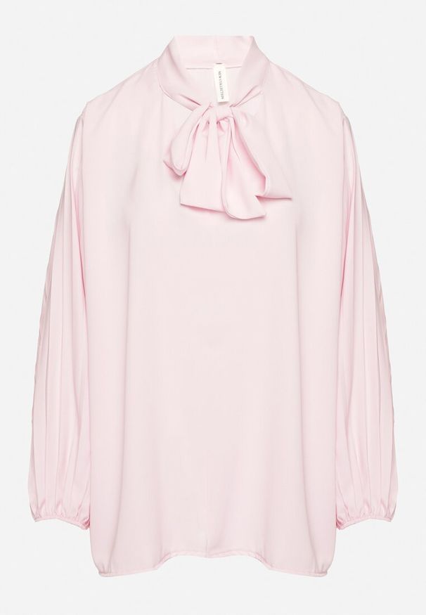 Born2be - Różowa Bluzka z Plisowanymi Rękawami i Wiązaniem pod Szyją Jenindria. Okazja: na co dzień. Kolor: różowy. Materiał: jeans. Styl: casual