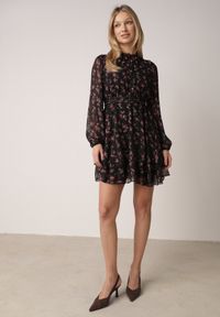 Born2be - Czarna Rozkloszowana Sukienka w Kwiaty i Kropki z Transparentnymi Rękawami Edinella. Okazja: na co dzień. Kolor: czarny. Materiał: poliester, zamsz. Wzór: kwiaty, kropki. Styl: casual #4