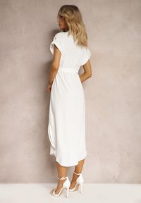 Renee - Biała Sukienka Koszulowa z Krótkim Rękawem Yasminine. Kolor: biały. Długość rękawa: krótki rękaw. Typ sukienki: koszulowe. Długość: midi
