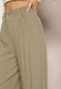 Renee - Ciemnozielone Szerokie Spodnie High Waist z Lnu i Wiskozy Apoises. Okazja: na co dzień. Stan: podwyższony. Kolor: zielony. Materiał: len, wiskoza. Długość: długie. Sezon: lato. Styl: elegancki, casual