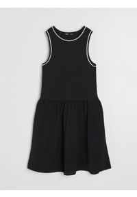 Sinsay - Sukienka mini z kontrastującą lamówką z wiskozą - czarny. Kolor: czarny. Materiał: wiskoza. Długość: mini #1