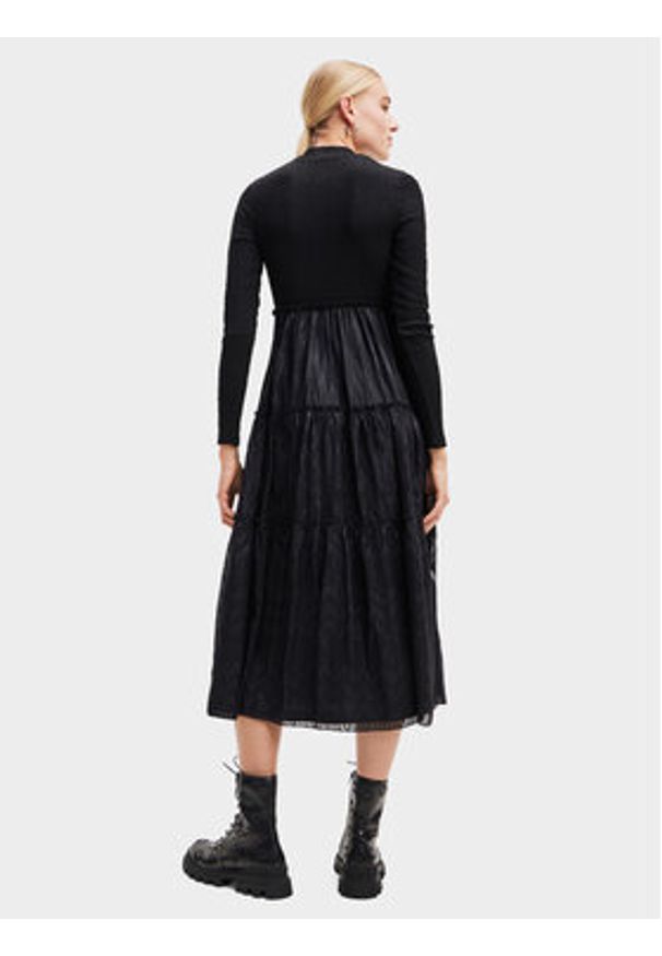 Desigual Sukienka codzienna 23WWVWAD Czarny Regular Fit. Okazja: na co dzień. Kolor: czarny. Materiał: syntetyk. Typ sukienki: proste. Styl: casual