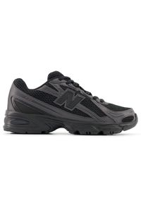 Buty dziecięce New Balance GR740BO – czarne. Kolor: czarny. Materiał: syntetyk, materiał. Szerokość cholewki: normalna. Sezon: lato. Sport: turystyka piesza #1