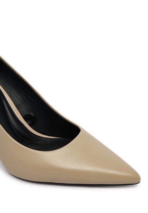 Calvin Klein Szpilki Ess Stiletto 90 HW0HW02608 Beżowy. Kolor: beżowy. Materiał: skóra. Obcas: na szpilce