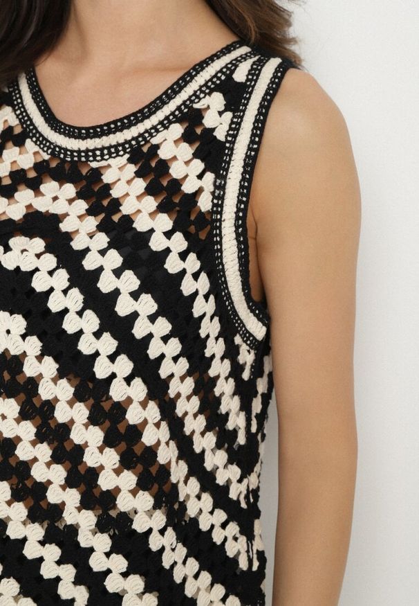 Born2be - Czarna Bawełniana Szydełkowa Bluzka Zisovelle. Okazja: na co dzień. Kolor: czarny. Materiał: bawełna. Wzór: aplikacja. Sezon: lato. Styl: casual, elegancki