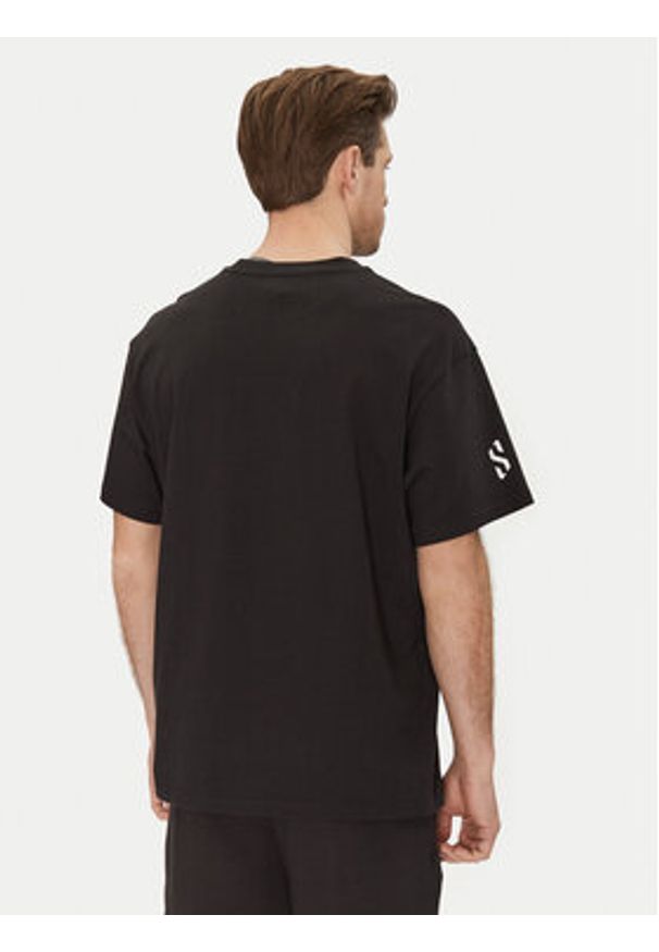 Puma T-Shirt Scoot Purple Lab 631669 Czarny Regular Fit. Kolor: czarny. Materiał: bawełna. Styl: wakacyjny