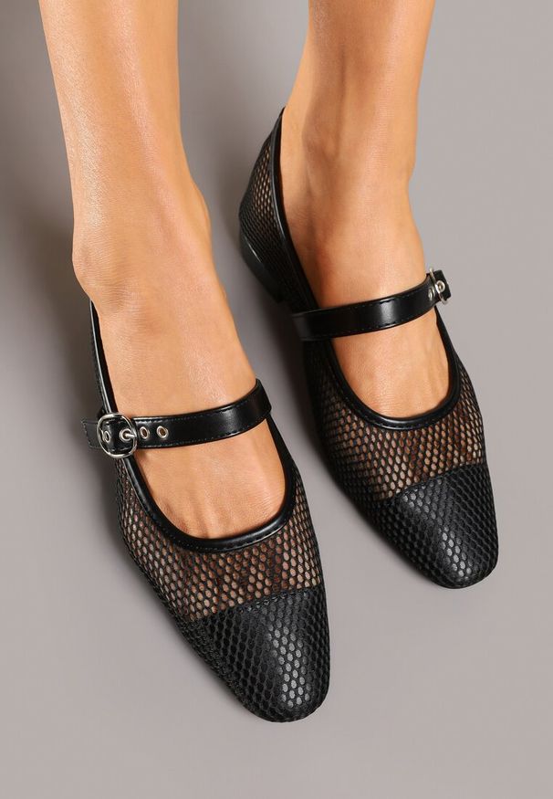 Renee - Czarne Czółenka w Stylu Balerinek na Niskim Słupku z Siateczki Zapinane na Pasek ze Sprzączką Elasiela. Zapięcie: pasek. Kolor: czarny. Obcas: na słupku