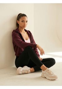 Sinsay - Prążkowane legginsy - czarny. Kolor: czarny. Materiał: prążkowany #1