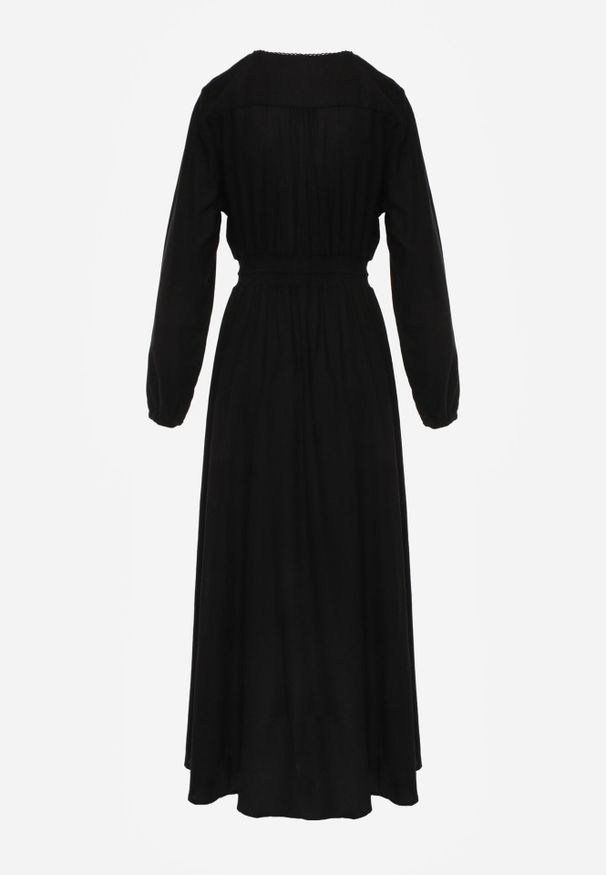 Born2be - Czarna Rozkloszowana Sukienka z Lnem i Wiskozą Zdobiona Guzikami Maitiella. Okazja: na co dzień. Typ kołnierza: dekolt w kształcie V. Kolor: czarny. Materiał: wiskoza, len. Długość rękawa: długi rękaw. Wzór: aplikacja. Sezon: wiosna, lato. Styl: casual, elegancki