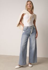 Born2be - Niebieskie Jeansy z Bawełną o Szerokim Kroju z Wysokim Stanem i Sznurkowym Paskiem Ianaia. Okazja: na co dzień. Stan: podwyższony. Kolor: niebieski. Styl: casual, klasyczny #1