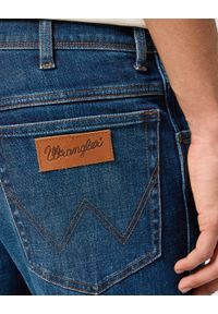 Wrangler - WRANGLER MĘSKIE SPODNIE JEANSOWE TEXAS AZURE FADE 112356864 W121017435 #6