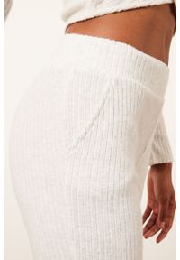 Etam - Spodnie piżamowe Cael. Kolor: beżowy. Materiał: poliester #5