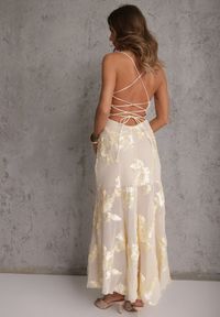 Renee - Beżowa Wieczorowa Sukienka z Siateczki z Gorsetowym Wiązaniem na Plecach Cezenna. Okazja: na co dzień. Typ kołnierza: dekolt gorset. Kolor: beżowy. Wzór: aplikacja, kwiaty. Typ sukienki: gorsetowe. Styl: wizytowy #7