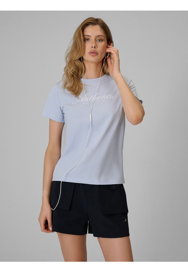 4f - 4F T-shirt regular z nadrukiem damski - niebieski L. Okazja: na co dzień, na spacer, do pracy. Kolor: niebieski. Materiał: materiał, bawełna. Wzór: nadruk. Styl: casual