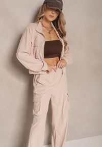Renee - Jasnobeżowy Komplet Dresowy Cargo z Bluzą ze Stójką i Spodniami o Szerokim Kroju Arrivenna. Kolor: beżowy. Materiał: dresówka #3