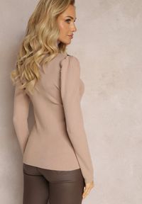 Renee - Ciemnobeżowy Sweter Golf z Perełkami Przy Bufiastych Rękawach Hutta. Typ kołnierza: golf. Kolor: beżowy. Materiał: wiskoza, skóra. Długość: długie. Styl: klasyczny