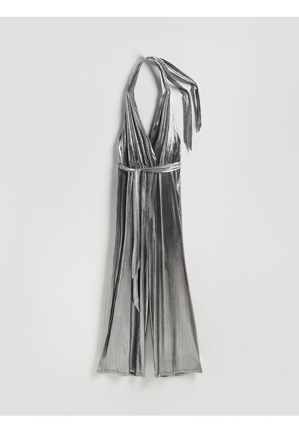 Reserved - Błyszczący kombinezon z paskiem - srebrny. Kolor: srebrny. Materiał: dzianina