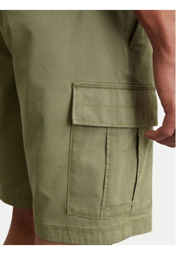 Marc O'Polo Szorty materiałowe 536 0111 15056 Zielony Regular Fit. Kolor: zielony. Materiał: bawełna