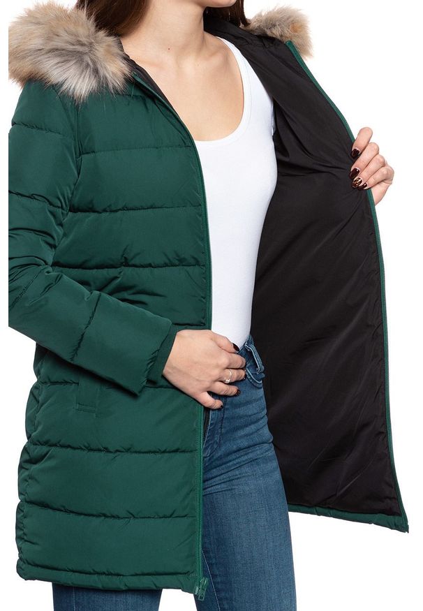 Wrangler - DAMSKA KURTKA ZIMOWA WRANGLER LONG PUFFER PINE W4N2VJG01 112129161. Materiał: jeans, futro, puch. Długość: długie. Wzór: jednolity, kolorowy, aplikacja. Sezon: zima