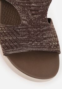 Born2be - Brązowe Sportowe Sandały na Grubej Podeszwie z Elastyczną Cholewką i Piankową Wkładką Nicthil. Okazja: na co dzień. Zapięcie: bez zapięcia. Kolor: brązowy. Materiał: jeans. Sezon: lato. Styl: sportowy #7