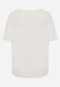 Renee - Biała Bluzka z Wiskozą i Dekoltem w Serek o Kroju Typu Nietoperz Haidare. Okazja: na co dzień. Typ kołnierza: dekolt w serek. Kolor: biały. Materiał: wiskoza. Styl: casual #4