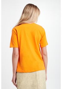 T-shirt damski GESTUZ. Materiał: bawełna. Wzór: haft #2