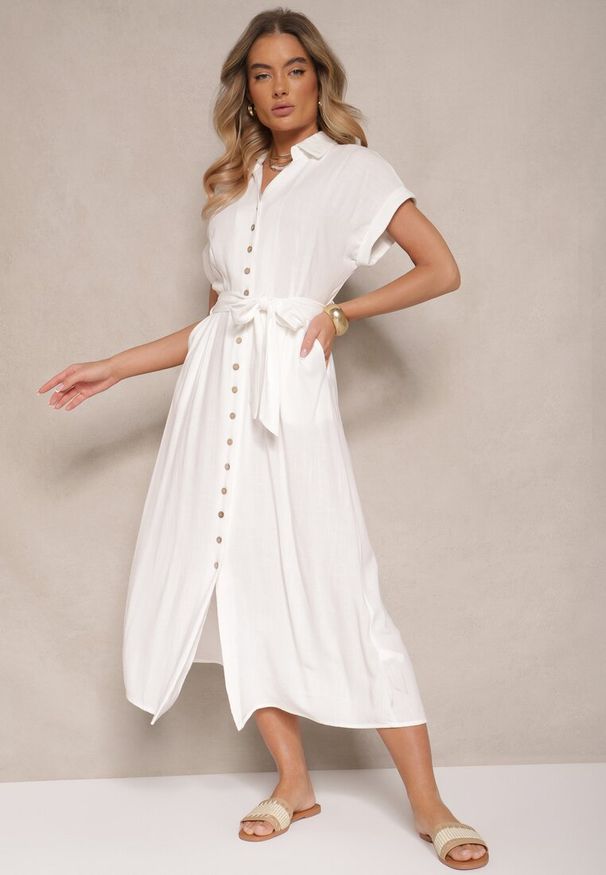 Renee - Biała Bawełniana Sukienka Koszulowa z Wiązanym Paskiem i Krótkim Rękawem Elannoria. Okazja: na co dzień, na spacer. Typ kołnierza: kołnierzyk klasyczny, dekolt w serek. Kolor: biały. Materiał: bawełna. Długość rękawa: krótki rękaw. Typ sukienki: koszulowe. Styl: elegancki, klasyczny, casual