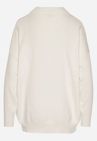 Born2be - Biały Gładki Sweter z Rękawami Typu Nietoperz Ralanevia. Okazja: do pracy, na co dzień. Kolor: biały. Wzór: gładki. Styl: casual #3