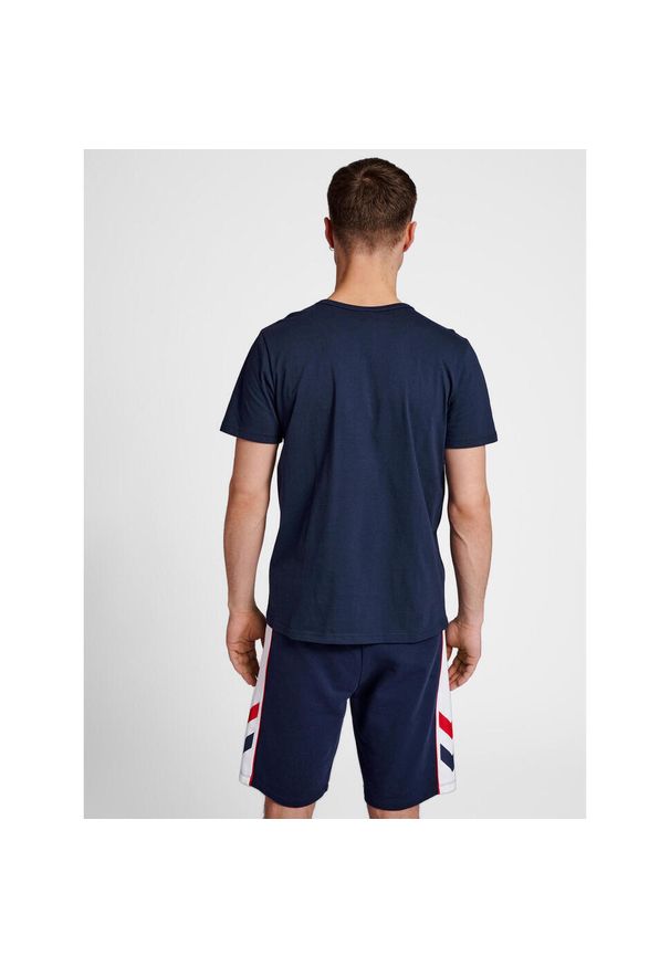 Koszulka Hummel IC Dayton. Kolor: niebieski. Materiał: bawełna, jersey. Wzór: aplikacja. Sport: piłka nożna