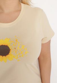 Born2be - Beżowy Bawełniany T-shirt z Nadrukiem na Przodzie Galamella. Kolor: beżowy. Materiał: bawełna. Wzór: nadruk #5