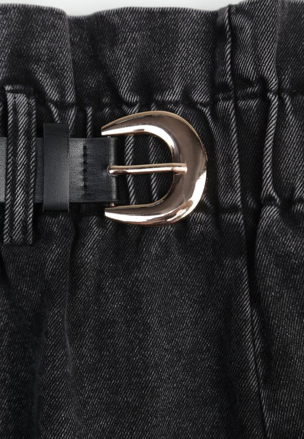 Born2be - Czarne Jeansowe Szorty z Szeroką Gumką w Pasie i Dodatkowym Paskiem ze Sprzączką Delilata. Okazja: na co dzień. Kolor: czarny. Materiał: jeans. Styl: elegancki, casual