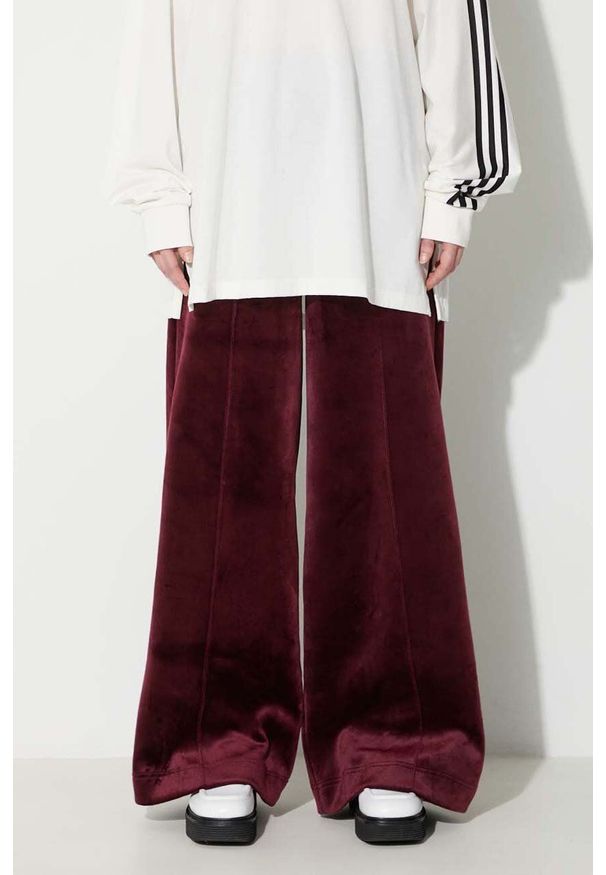 adidas Originals spodnie dresowe Velvet Pant Maroon IL5744 kolor bordowy gładkie. Kolor: czerwony. Materiał: dresówka. Wzór: gładki