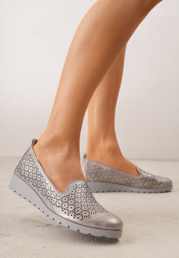 Born2be - Szare Półbuty na Koturnie ze Skórzaną Wkładką i Ażurową Cholewką Arivos. Okazja: na co dzień. Kolor: szary. Materiał: skóra. Szerokość cholewki: normalna. Wzór: ażurowy. Obcas: na koturnie. Styl: casual, elegancki