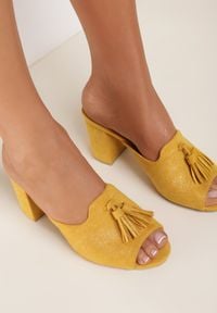 Renee - Żółte Klapki Athilisha. Nosek buta: okrągły. Kolor: żółty. Wzór: aplikacja. Obcas: na słupku #6
