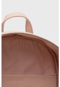 Calvin Klein plecak damski kolor różowy mały gładki. Kolor: różowy. Wzór: gładki