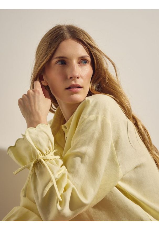 Reserved - Koszula z lnem - jasnożółty. Kolor: żółty. Materiał: len