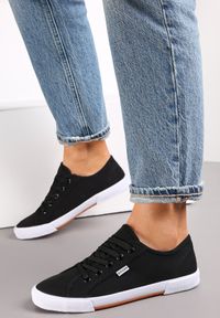 Born2be - Czarne Tenisówki z Ozdobnymi Przeszyciami Oridorise. Okazja: na co dzień, do pracy. Zapięcie: sznurówki. Kolor: czarny. Materiał: jeans, materiał, dzianina. Styl: casual, klasyczny #3