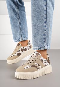 Born2be - Czarno-Białe Sneakersy na Grubej Podeszwie z Tłoczeniem Rilunessa. Okazja: na co dzień. Kolor: czarny. Materiał: jeans