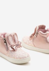Born2be - Różowe Botki na Ukrytym Koturnie z Brokatem Kokardą i Futrzanym Pomponem Mazidra. Okazja: na imprezę, na co dzień. Kolor: różowy. Materiał: futro. Styl: casual