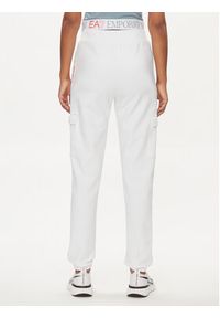 EA7 Emporio Armani Spodnie dresowe 3DTP64 TJKWZ 1100 Biały Regular Fit. Kolor: biały. Materiał: syntetyk #3