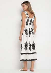 Born2be - Biała Wiskozowa Sukienka o Rozkloszowanym Kroju w Ornamentny Wzór Adoxie. Okazja: na co dzień, na spacer. Kolor: biały. Materiał: wiskoza. Długość rękawa: na ramiączkach. Typ sukienki: rozkloszowane, proste. Styl: klasyczny, casual #3