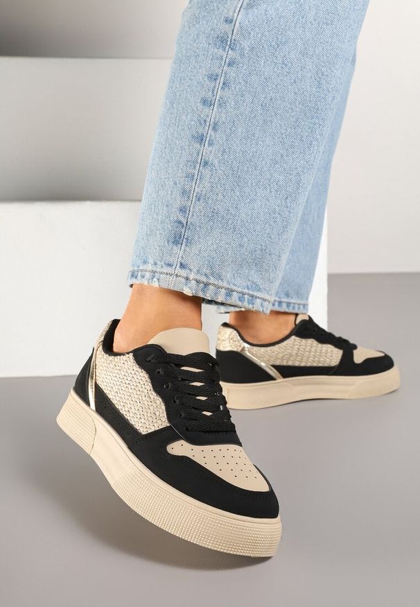 Renee - Beżowo-Czarne Sneakersy na Platformie Ozdobione Plecionką Perforacją i Brokatem Tulreia. Kolor: beżowy. Materiał: jeans. Wzór: aplikacja. Obcas: na platformie