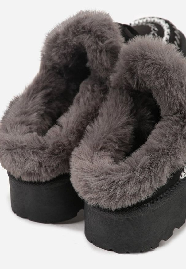 Renee - Czarne Śniegowce na Platformie Ozdobione Frędzlami i Haftem Ezivelle. Okazja: na co dzień. Kolor: czarny. Wzór: haft, aplikacja. Sezon: zima. Obcas: na platformie. Styl: casual
