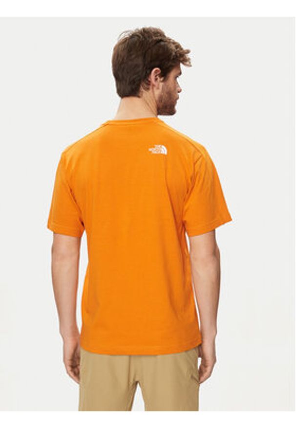 The North Face T-Shirt NF0A87FF Pomarańczowy Regular Fit. Kolor: pomarańczowy. Materiał: bawełna